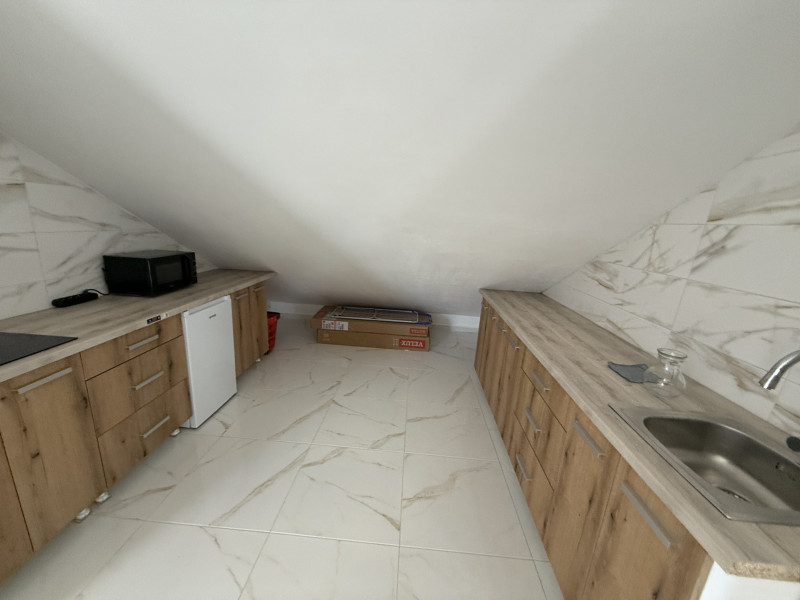 Kompletno potkrovlje u osnovi 80m2