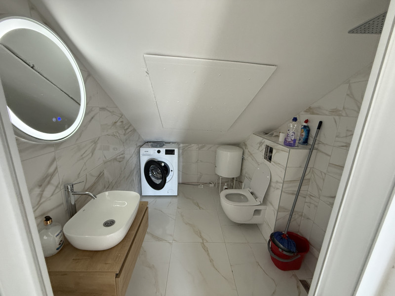 Kompletno potkrovlje u osnovi 80m2