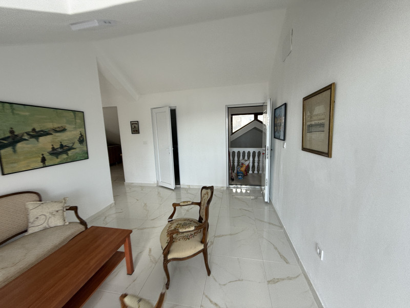 Kompletno potkrovlje u osnovi 80m2