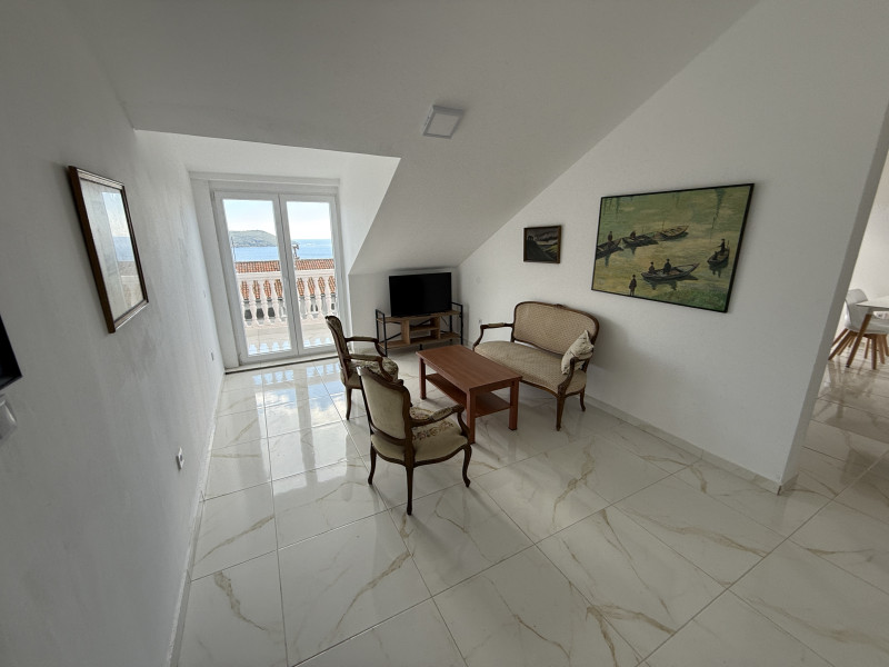 Kompletno potkrovlje u osnovi 80m2